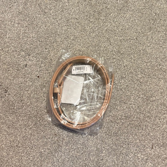 NWT Old Navy Faux-Leather Belt - Picture 3 of 3